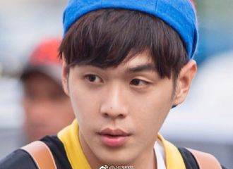 [分享]170714 饭制张若昀大头贴：是经得起放大考验的美颜呀！