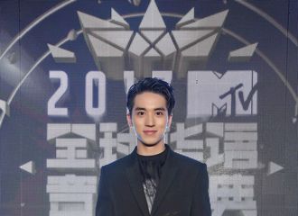 [新闻]170720 吉他王子许魏洲，魅力四射斩获两奖