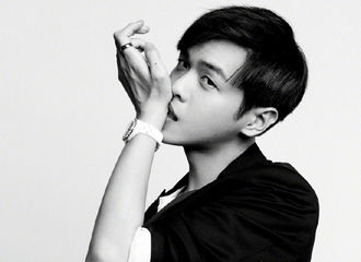 [新闻]170816 VOGUE九月号宣传图上线 黑白昀哥魅力十足