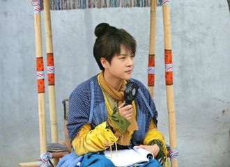 [新闻]170912 《夜天子》片场花絮照：徐海乔钟爱宠娃 牵小手宠溺眼神一步到位