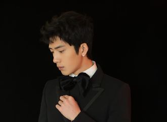 [新闻]170915 芭莎明星慈善夜井柏然各种帅照来袭 张张令人心空