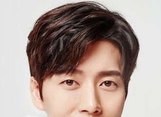 [新闻]170927 压箱底的照片都翻出来了 什么时候才有新鲜海镇看啊？