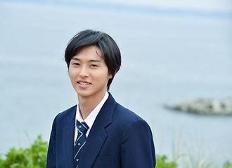 [新闻]171002 这么多面的山崎贤人你想抱走一个么？