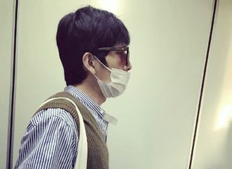 [新闻]171006 井柏然今日沈阳出发北京 休闲造型尽显邻家暖男魅力