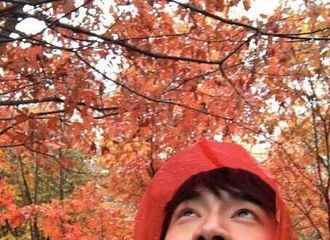 [新闻]171011 林更新空降粉丝群热聊语气宠溺 发福利晒小学生出游照