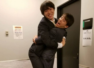 [新闻]171014 山崎贤人&竹内凉真，穿西装玩耍的可爱样子