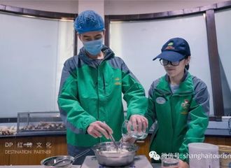 [新闻]171023 当胡歌遇上大熊猫……上海旅游形象大使变身动物保育员
