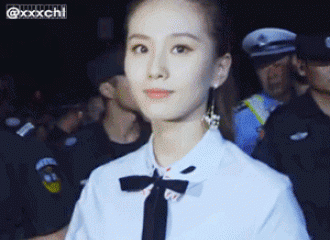 [分享]171112 感受“刘诗诗向你走来.gif” 仪态满分真的不是说说而已