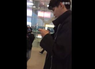 [分享]181121 去年的今天 熊老师结束录制前往深圳
