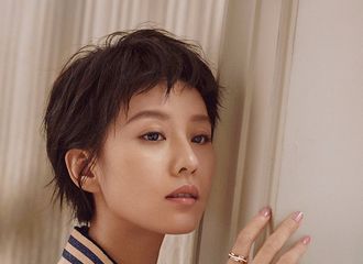 [新闻]171213 《周末画报》专访刘诗诗：与时光翩然共舞