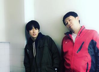 [新闻]171224 前辈放出与贤贤的合照   最终即将播出