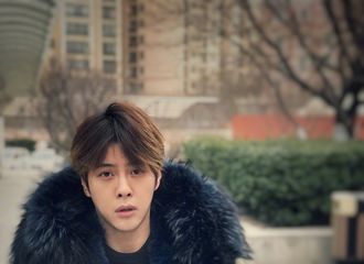 [新闻]180109 徐海乔更博晒许久不见正脸照 “看不透”的表情帅气依旧