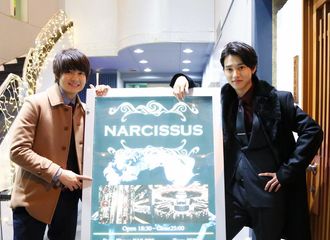 [新闻]180110 《致命之吻》宣传照    华丽衣装的山崎先生