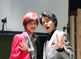 [新闻]180112 《致命之吻》花絮照更新  至尊淳与山崎贤人的合照
