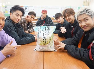 [新闻]180113 《GENE高》宣传照更新  民工自己种植的大米收获