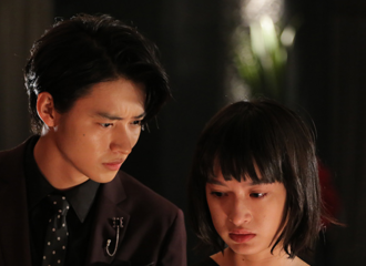 [新闻]180115 《致命之吻》剧照更新  贤贤的绝美侧颜