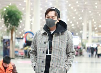 [新闻]180129 张若昀今晚北京飞贵阳 行色匆匆略显疲态