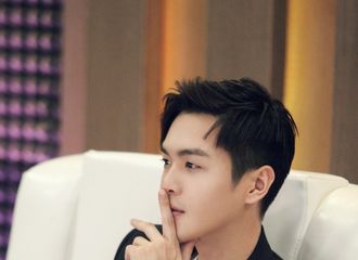 [新闻]180131 《声临其境》发布张若昀剧照 西装革履帅气逼人