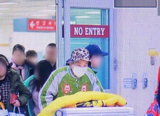 [分享]180225 关于时尚达人的一次出国 一点都不夸张的行李们