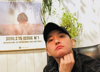 [新闻]180307 日常保持上传自拍的逼蹦 缓解我们的思念之苦
