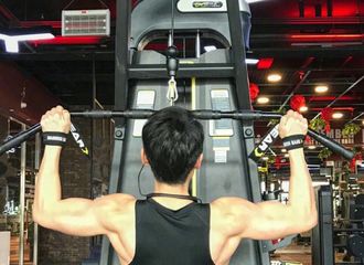 [新闻]180313 魏晨身材vs粉丝身材 好身材令迷妹们直呼羡慕