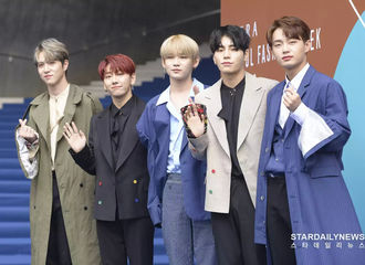 [新闻]180324 JBJ今日下午出席首尔时装周 休闲又不失优雅的造型