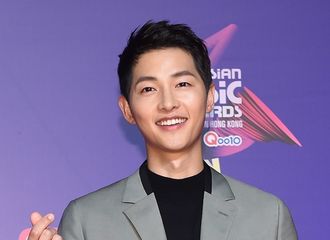 [分享]180520 美好的笑容迎接美好的日子 一个小心心先奉上 