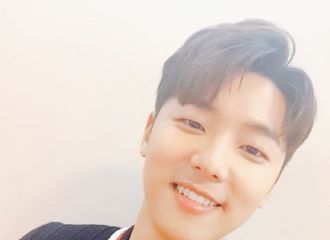 [新闻]180617 敏赫Solo FM东京公演结束 竖拇指特级称赞！