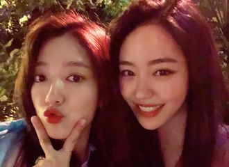 [新闻]180623 信惠与西班牙当地的crew们最后的聚餐