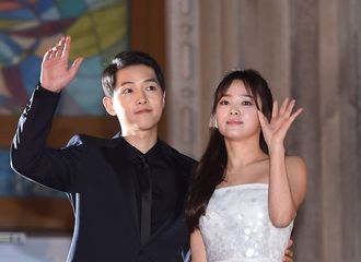 [新闻]180727 宋仲基❤宋慧乔 携手以电视剧时隔两年回归荧幕