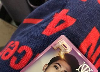 [新闻]180728 SMTOWN家族演唱会随机小卡公开！来自东神的美颜暴击