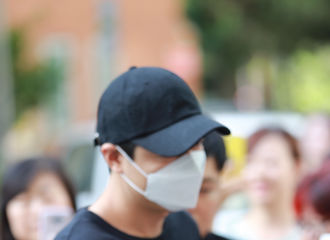 [分享]180810 “天天带帽子” 李大萌可能是想防晒吧