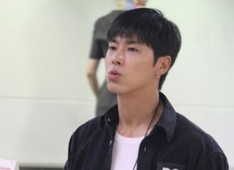[新闻]180819 东方神起今日下午经由金浦机场出境前往日本