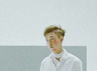 [分享]180819 可爱的人儿都是相似的 卜凡凡意外撞脸可爱小鹦鹉