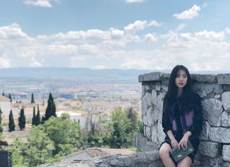 [新闻]180823 迷人的风景+美丽的外貌 今天也跟信惠一样度过美好一天吧