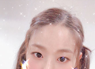 [新闻]180902 雪炫官咖分享六张新鲜自拍 并表达自己对粉丝的谢意