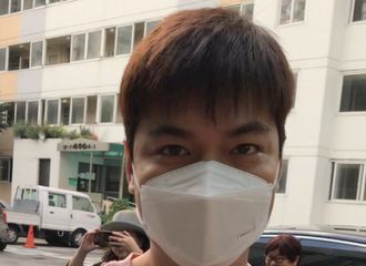 [新闻]180904 男生就是要穿粉红色啊 pink boy李敏镐依旧优秀