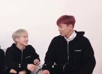 [分享]180920 当和Shownu出现在同一画面的时候 这个体格是真实的吗？