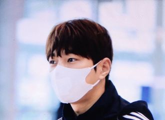 [新闻]180921 金大爷OR金少年？金明洙机场style的模糊界线？