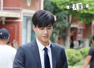 [分享]180921 西装是男人的武器 胡一天穿西装等于丘比特无差别扫射