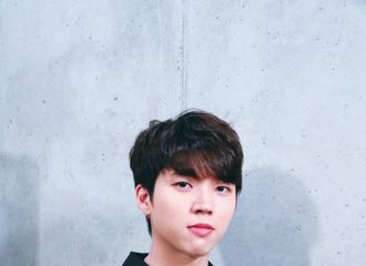 [新闻]180925 优贤近况照公开 每天更新一遍的帅气