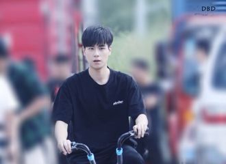 [分享]181004 今日份的胡可爱路透 你的后座缺个__？