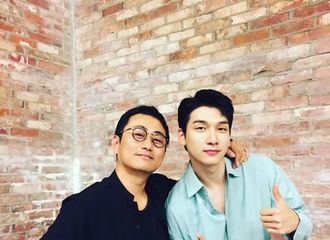 [分享]181007 出现在《happy together》摄影师INS中的爀儿 是照顾对方身高的礼仪男！