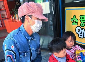 [分享]181015 金元植被小朋友无视 少女坐姿般乖巧·委屈巴巴 