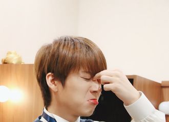 [分享]181028 宝宝别哭麻麻来啦！皱鼻头的优贤可爱炸裂