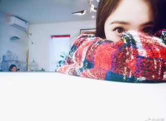 [新闻]181110 今日份幂幂绝美自拍 竟也是沾了婷婷的光？