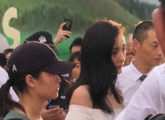 [分享]181124 闪闪发光的美貌 杨幂那些惊为天人的路人生图分享
