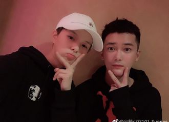 [新闻]181219 Sunnee与熊梓淇会面发合照 熊老师主动帮好友打歌