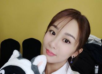 [新闻]181220  小猴紫《迷妹专访》热气腾腾的自拍照来了~