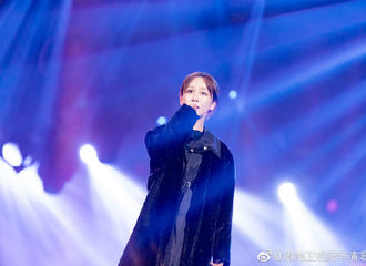 [新闻]181231 杨紫最新跨年彩排花絮照新鲜来袭！是认真又深情的小猴紫~